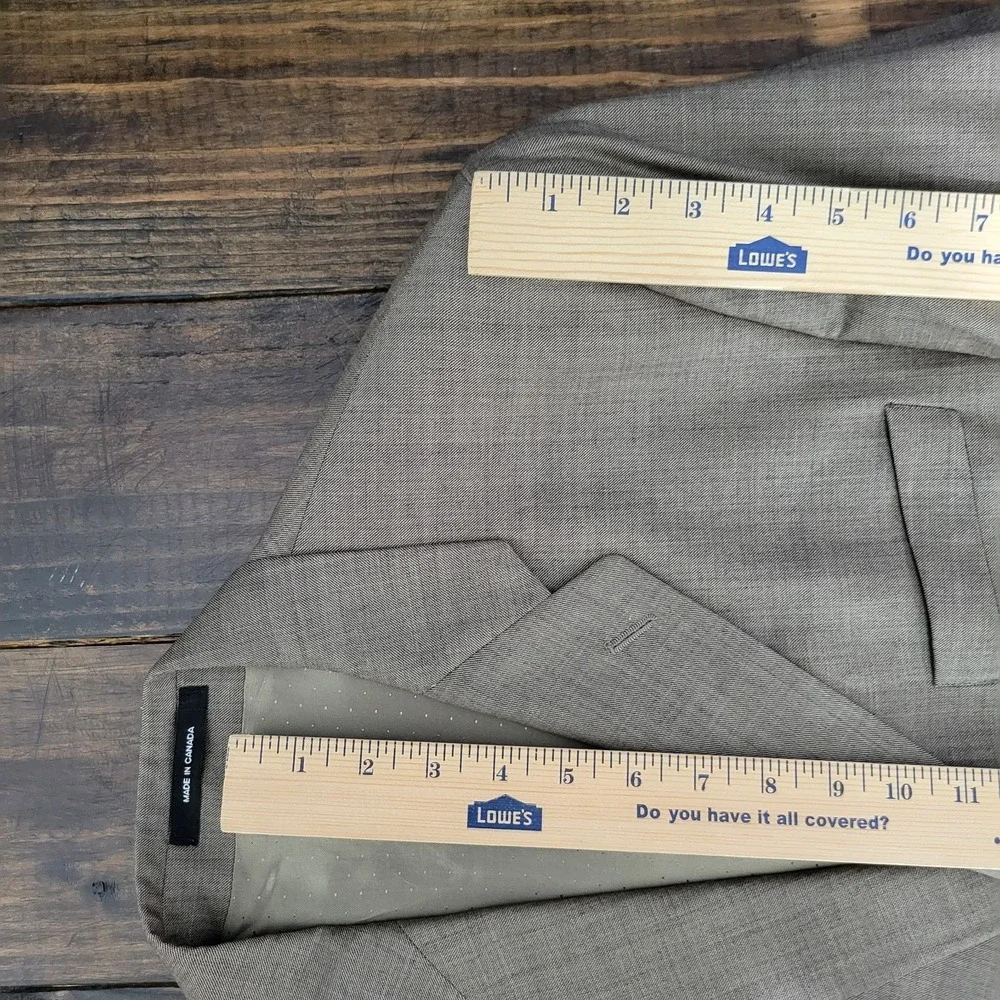 Calvin Klein Men's Sport Coat Blazer Three Button Brown Shark Skin Wool Size 42L